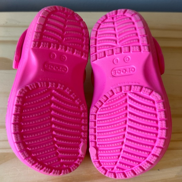Toddler Girls Size 8 Bright Pink Shoes Bundle Crocs + Stride Rite - Picture 5 of 12